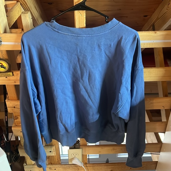 Women’s Blue Old Navy Crewneck - Picture 3 of 3